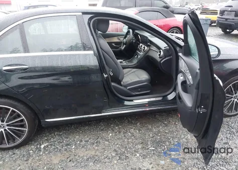 2019 Mercedes-Benz C 300 4Matic z USA, uszkodzony, nr VIN 55SWF8EB6KU283136